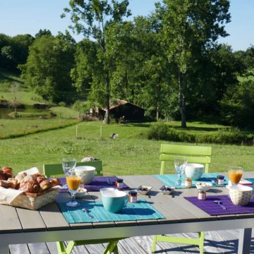 chambres-hotes-talmont-st-hilaire-kate-pause-petit-dejeuner-terrasse